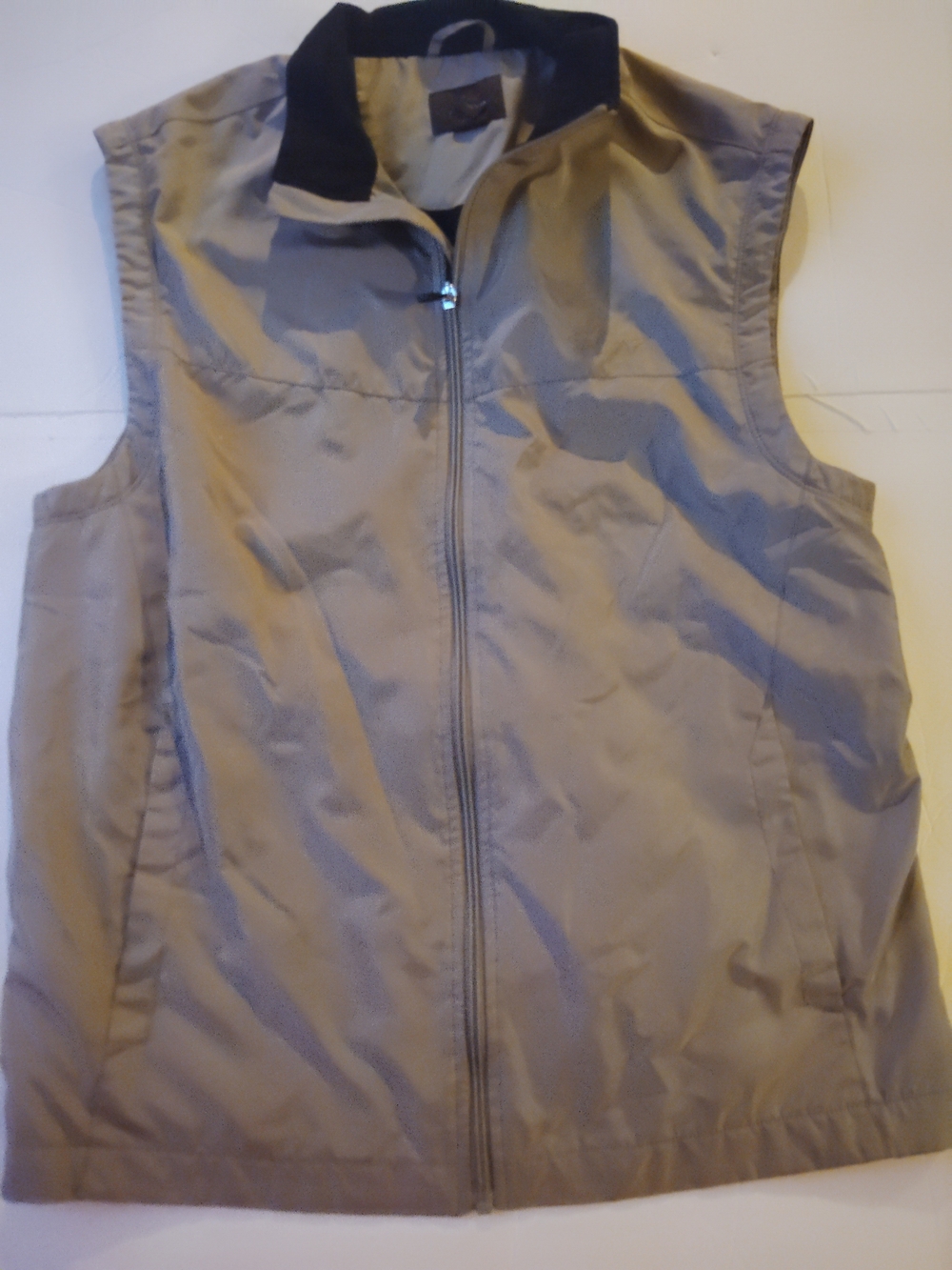 Greg Norman Collection Men's Zip-Front Vest in Taupe with Black Collar